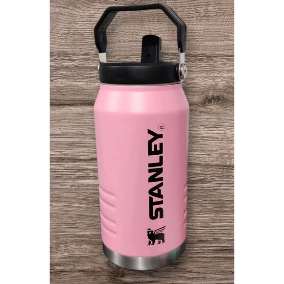 THE MESSI X STANLEY ICEFLOW FLIP STRAW JUG 64 OZ  NEW - Picture 2 of 5